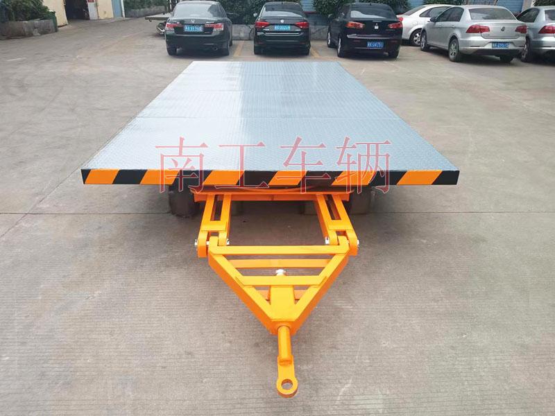 10吨中型牵引三亿(中国)
