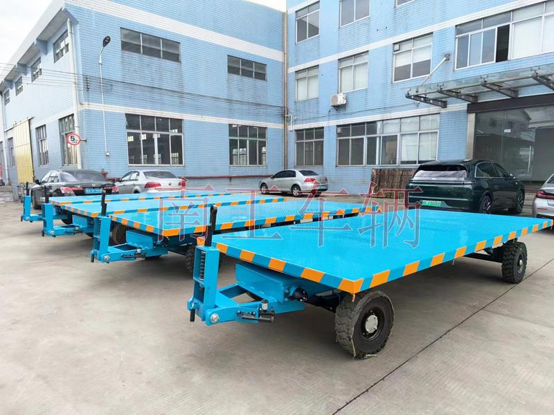 6吨三亿(中国)蓝色 带减震带刹车工具拖车
