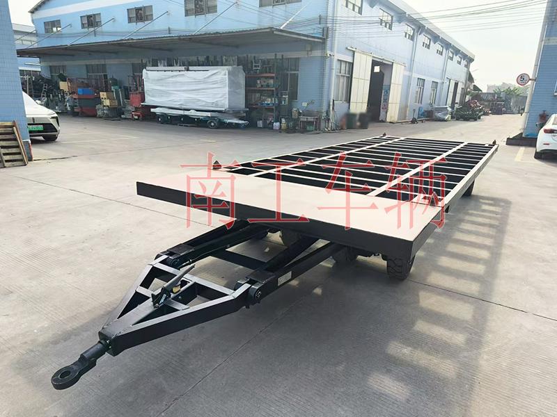 12吨骨架式三亿(中国) 带角锁刹车全挂车
