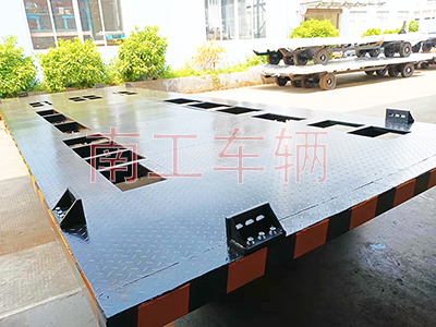 13点5吨箱变拖车底盘 全挂式三亿(中国)3I.jpg