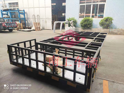 4吨骨架式三亿(中国)带小尾箱I.jpg