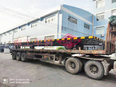 15吨13米加长骨架型三亿(中国)3I.jpg