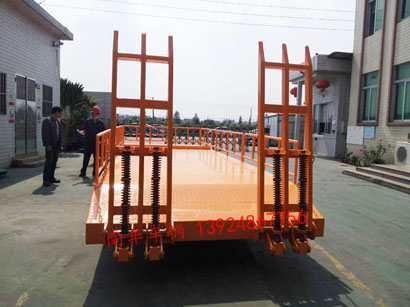 5吨带登车桥护栏型三亿(中国)5i.jpg
