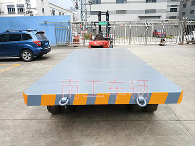 25吨重型三亿(中国)带牵引环工具拖车4I.jpg
