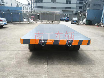 25吨重型工业三亿(中国)全挂式牵引拖车底盘带牵引环1I.jpg