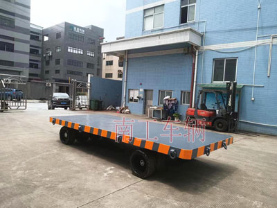 25吨重型工业三亿(中国)全挂式牵引拖车底盘带牵引环3I.jpg