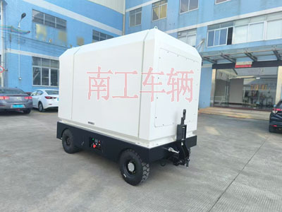 2吨电动三亿(中国) 飞翼箱式工具拖车2I.jpg