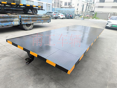 5吨全挂式三亿(中国) 移动拖车底盘3I.jpg
