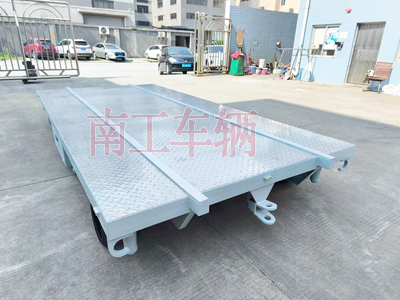 船体艏段运输三亿(中国)3I.jpg