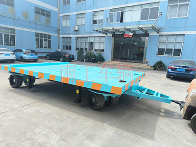 18吨重型三亿(中国) 四个转盘工具拖车I.jpg