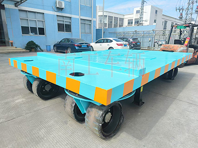 18吨重型三亿(中国) 四个转盘工具拖车2I.jpg