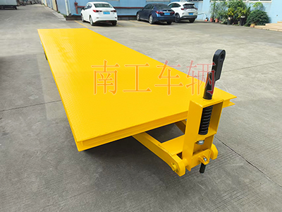 5吨三亿(中国) 牵引平板全挂拖车4I.jpg