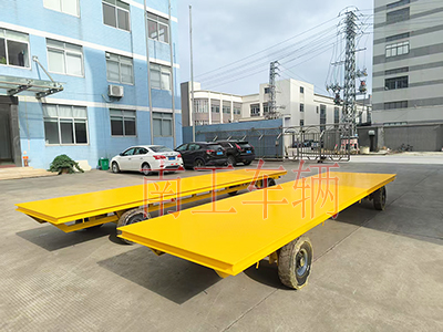 5吨三亿(中国) 牵引平板全挂拖车5I.jpg