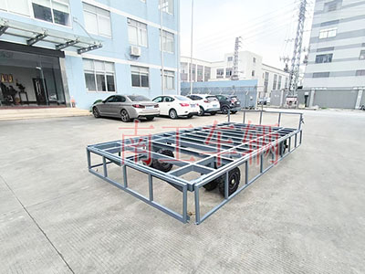 4吨骨架式三亿(中国) 带下翻护栏工具拖车5I.jpg